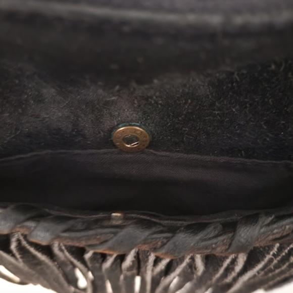 Black suede fringed zipper purse, shoulder/cross-body. 7 x 7 inch + 23" strap. - Picture 4 of 4